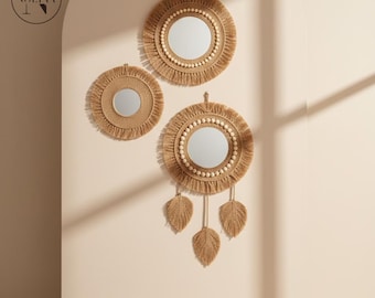 Espejo de pared bohemio redondo tejido, decoración de macramé artesanal, decoración con flecos y colgante de plumas.