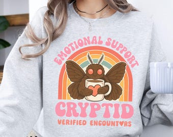 Camiseta Mothman Mothman Cryptid Coisas estranhas Weirdcore Respeite os moradores locais Camiseta West Virginia Folk Horror Camiseta Cryptid Camiseta Mothman Ansiedade
