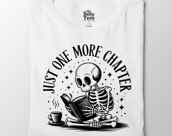 Funny Skeleton Bookworm T-Shirt: Gothic Reader Tee