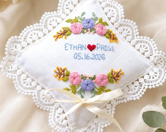 Cojín para anillos bordado personalizado, cojín para anillos de boda personalizado, cojín para anillos de encaje floral, cojín con nombres y fecha personalizados/recuerdo nupcial