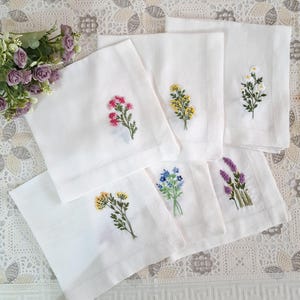 Serviettes de table brodées fleurs sauvages, décoration de table de Pâques héritage, noyau de chalet, mariage dans l'arrière-cour, pendaison de crémaillère, ensembles cadeaux