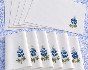 ブルーボネット刺繍入りリネンナプキン＆プレイスマットセット、パーソナライズされたワイルドフラワーテーブルデコレーション、カスタムディナーナプキン、テキサスブルーボネットテーブルセッティング