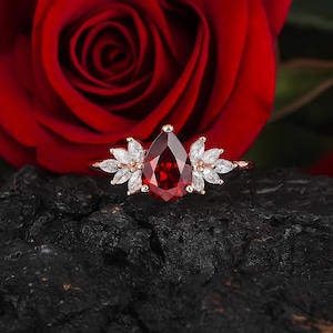 Pear Cut Garnet Engagement Proposal Ring Unique Cluster Moissanite Bridal Promise Ring Dainty Garnet Statement Ring Wedding Anniversary Ring