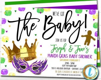 Pode incluir: Um convite para um chá de bebê com tema Mardi Gras com uma coroa dourada, uma máscara roxa e verde e o texto "We've got the baby!"  Junte-se a nós para o chá de bebê de Joseph & Jane com tema Mardi Gras. Sábado, 7 de fevereiro. 14h-17h. Got the baby bar. 555 N. Holiday Avenue - Denver, CO 8. O casal está registrado na Amazon em [TAR]. RSVP para Megan no 555-555-5555 até 1 de fevereiro.