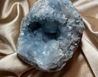 Cristal de celestita en bruto de Madagascar: piedra curativa azul natural (1,7 kg)