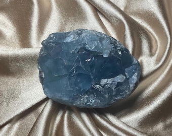 Cristal de celestita en bruto de Madagascar: piedra curativa azul natural (853 g)