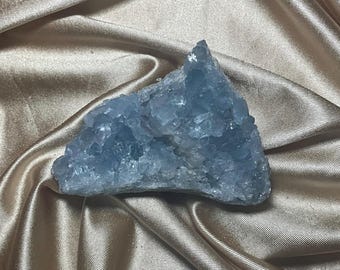 Cristal de celestita en bruto de Madagascar: piedra curativa azul natural (496 g)