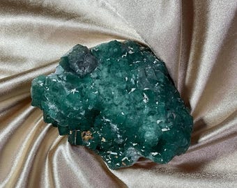 Fluorita verde de Madagascar: mineral natural en bruto - 723 g