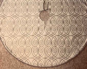 Cream and platinum geometric spiral Christmas tree skirt