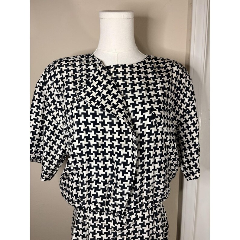 VTG Adrianna Papell 100% Silk Black Geometric Print Dress Sz 12 Shoulder Pads image 3