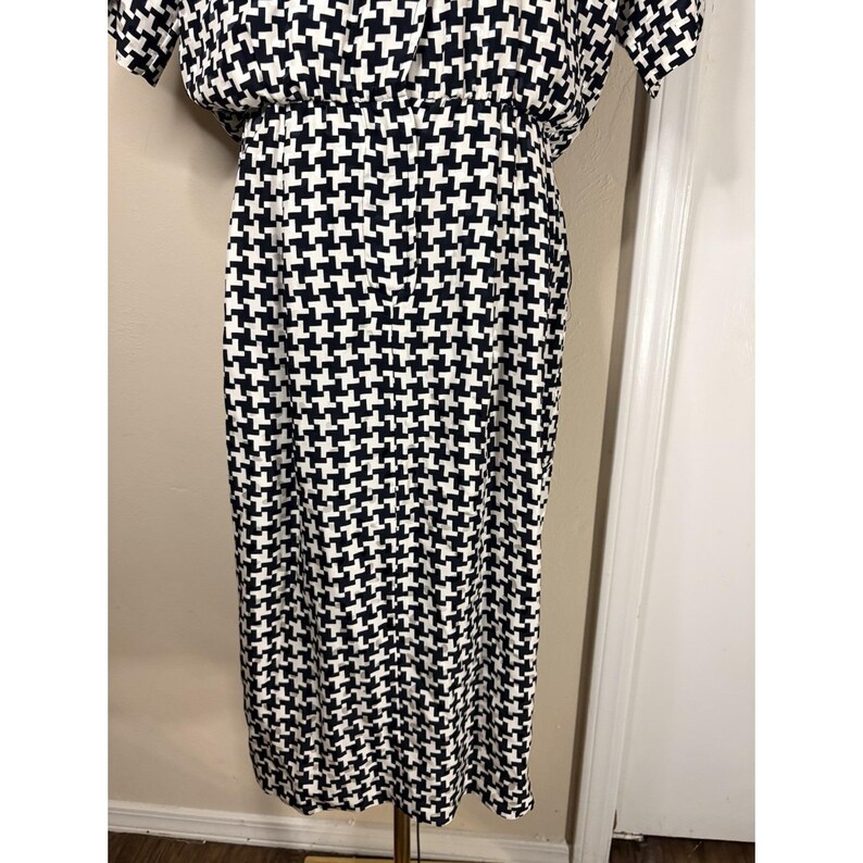 VTG Adrianna Papell 100% Silk Black Geometric Print Dress Sz 12 Shoulder Pads image 2