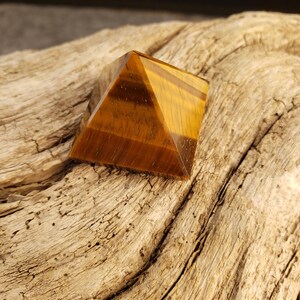 Tigerauge Pyramide