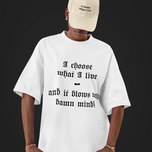 Logotipo con frase "Libertad y Elección" para ropa: inspirador y audaz. Diseño de camisetas, gorras y bolsos. Descarga digital instantánea.