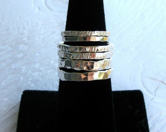 Eenvoudige zilveren ringen, 4 met de hand gesmede stapelbare banden, VIER ringen