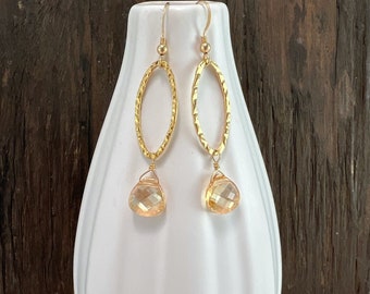 Hammered gold earrings with champagne Swarovski crystal