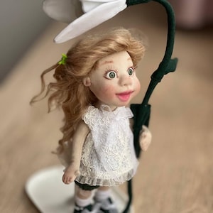 Muñeca textil única, hecha a mano: ojos verdes, regalo de colección