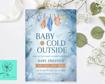 Może przedstawiać: Zaproszenie na baby shower z zimowym motywem. Zaproszenie zawiera tekst "Baby it's Cold Outside" z ubrankami dla dzieci wiszącymi na sznurku. Zaproszenie jest dla Baby Preston, z datą i godziną przyjęcia.