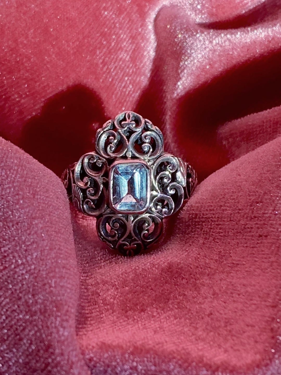 An Vintage Statement Ring With Intricate Sterling Silver Filigree and a ...