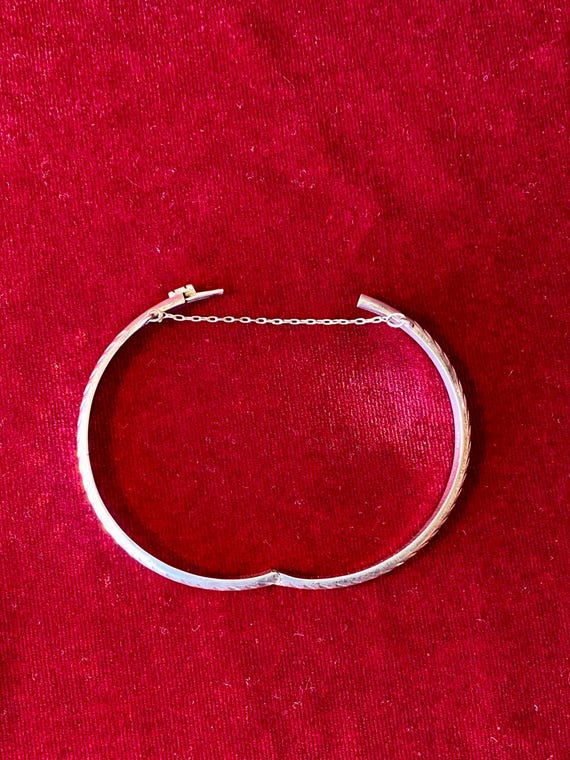 A .925 Sterling Silver hinged bangle bracelet wit… - image 6