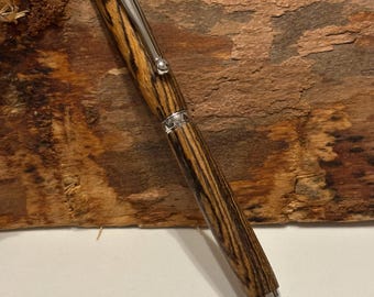 Bolígrafo de madera, torneado a mano, diseño delgado - Madera de bocote con detalles cromados