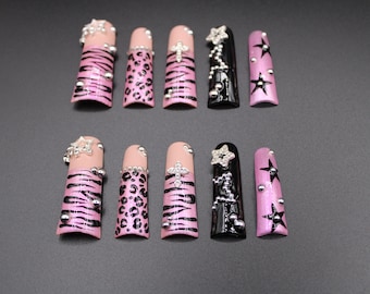 Uñas postizas con efecto rosa Y2K