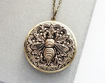 Big Bee Locket Necklace, Large Round Picture Locket Keepsake Vintage Style Victorian Lace Filigree Honey Bee Round Brass Big Chunky Pendant