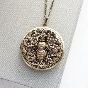 Big Bee Locket Necklace, Large Round Picture Locket Keepsake Vintage Style Victorian Lace Filigree Honey Bee Round Brass Big Chunky Pendant