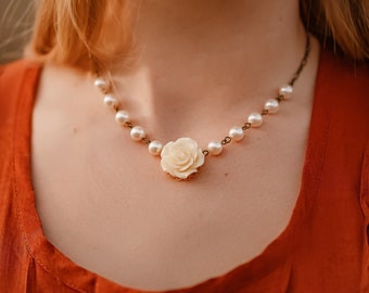 ★VINTAGE HOLLYWOOD★ Pearl n Beads Rose Necklace_VH2435NE00 il_340x270.5686688963_qzpg.jpg