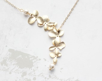Orchid Flower Necklace, Pearl Necklace, Gold Bridal Jewelry, Bridesmaids gift for her, Gift for Mom, Gift for Sister, Floral Pendant