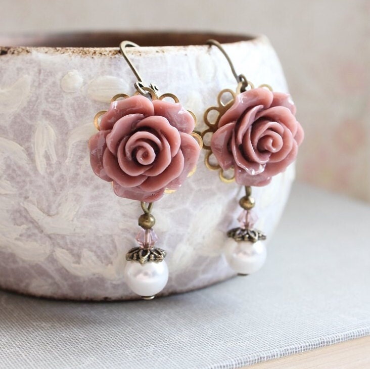 Pendientes de rosa con perla rosa polvorienta, colgantes florales, estilo vintage, para bodas, románticos, regalo para damas de honor.