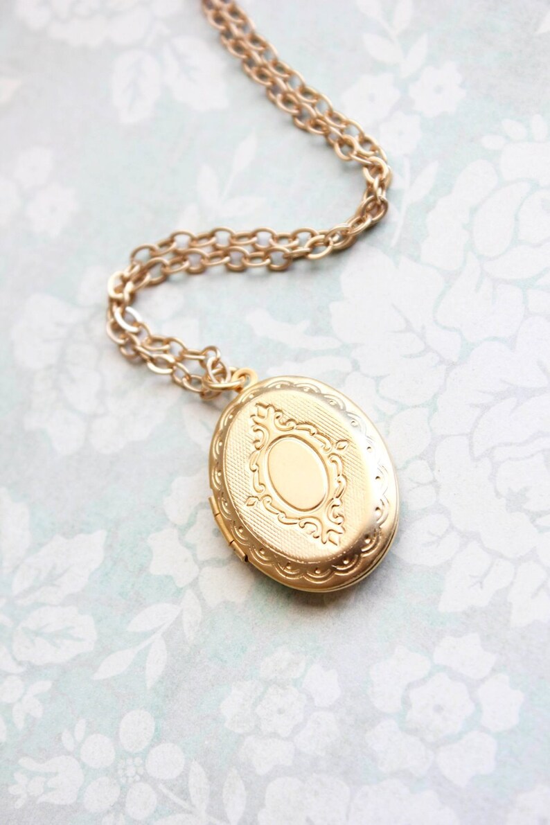 Gold Locket Necklace Oval Keepsake Locket Pendant Photo Locket Etsy