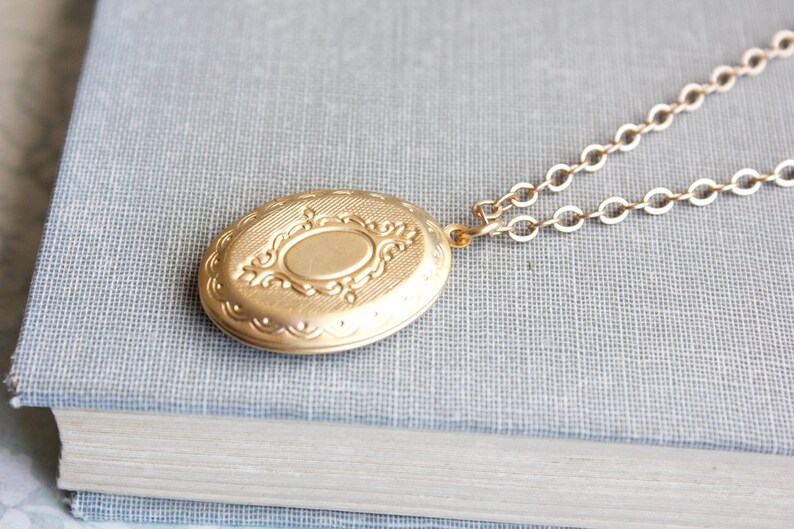 Gold Locket Necklace Oval Keepsake Locket Pendant Photo Locket Etsy