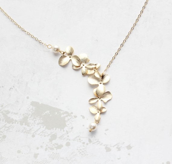 Pearl Flower Charm Necklace | Urban Outfitters