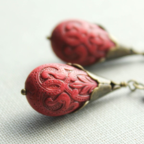 Red Drop Earrings, Red and Black, Cinnabar, Deep Red, Rust Red, Cranberry Red, Etched Teardrop, Beaded Jewelry, Metal Ruffle, Lace Design