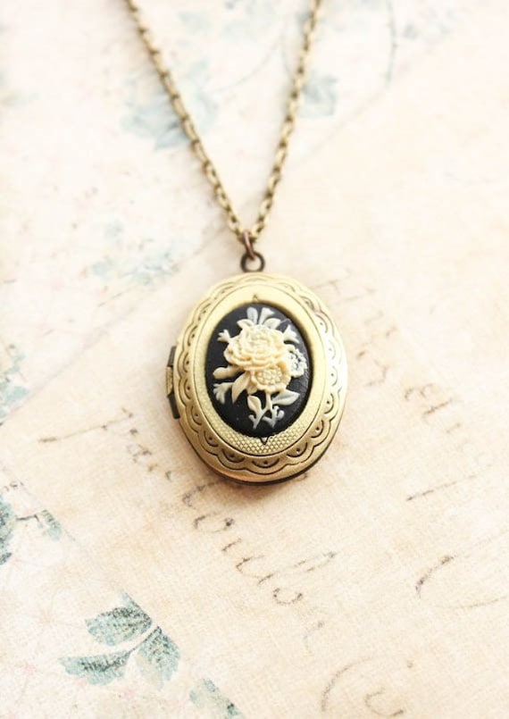 Antique Glass Cameo Locket Pendant - jewelry - by owner - sale - craigslist