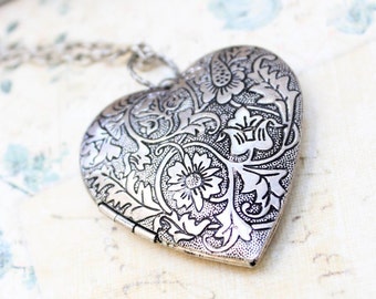 Large Heart Locket Necklace Silver Floral Locket Pendant Vintage Style Gift for Women Picture Locket Romantic Mothers Day Valentines Jewelry