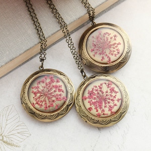 Floral Locket Necklace, Real Pressed Dried Flower, Red Queen Annes Lace, Large Round Pendant, Resin Jewelry, Gift for Women, Dried Plant