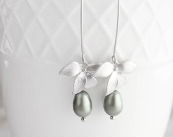 Pendientes de orquídea plateada, verde empolvado, aguamarina menta, pendientes largos de perlas colgantes, regalo para damas de honor, joyería para la fiesta nupcial