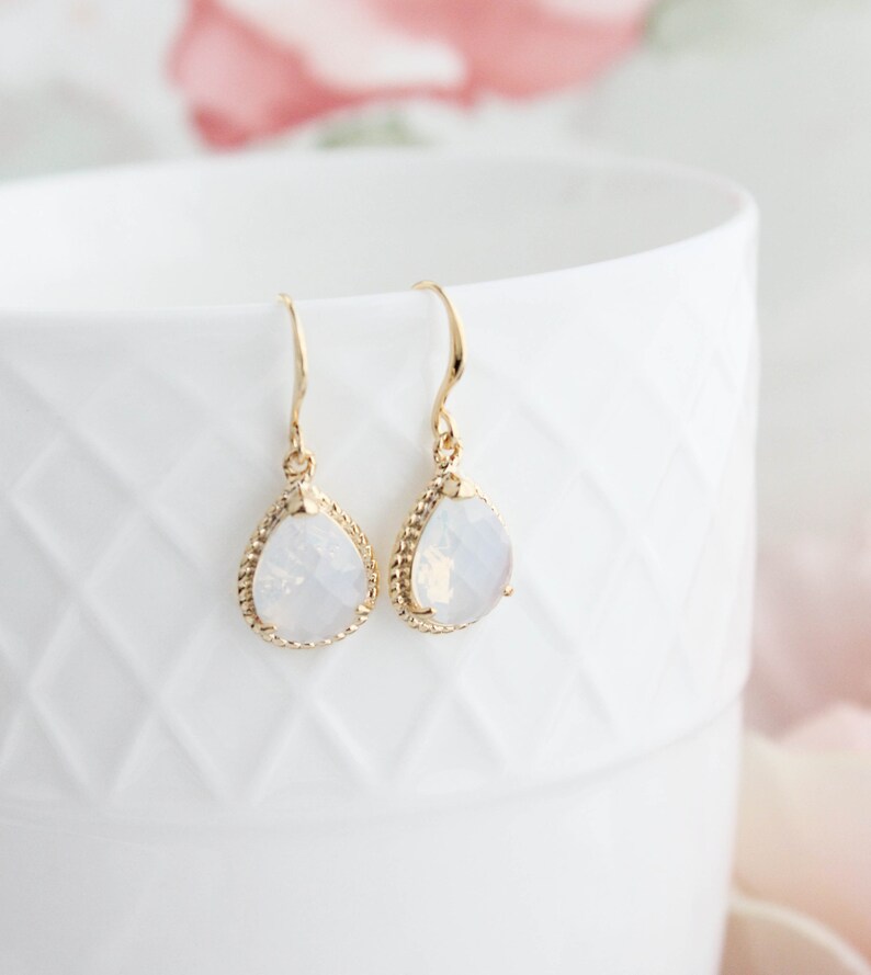 Light Green Glass Earrings, Sparkling Chrysolite Glass Jewel, Modern Pear Drop Earrings Sparkle Gold Teardrop Gift for Women Bridesmaids Opal Glass