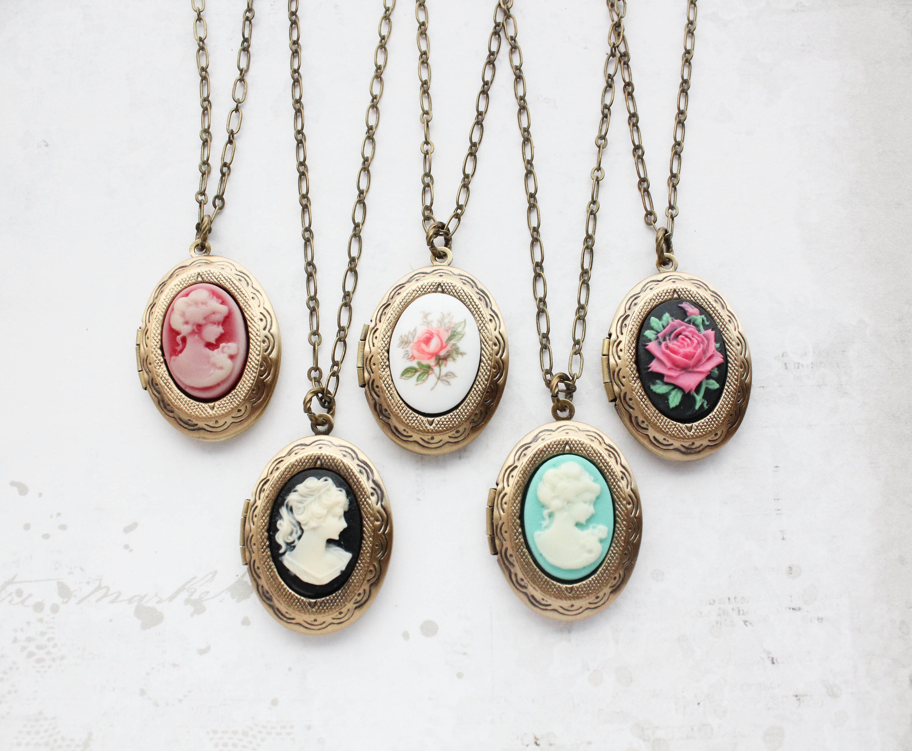 【VINTAGE HOLLYWOOD】Dot Layered Necklace＋Petit Rose Charm VINTAGE HOLLYWOOD】Dot Layered Necklace＋Petit Rose Charm