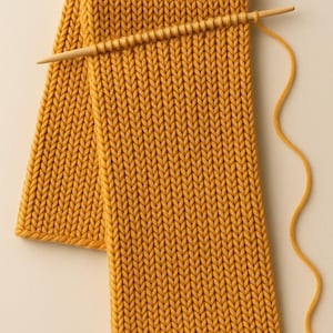 Mönster med fiskarribshalsduk – Enkelt stickmönster för nybörjare i PDF-format | Handledning för en chunky halsduk
