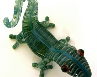 Glass Gecko in Ocean Color, Jungle Lizard for Wall Display