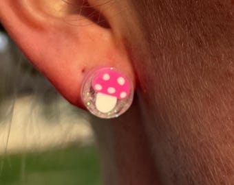 Pequeños hongos / Pendientes de botón con forma de seta / Pendientes de resina estilo cottagecore / Regalo de joyería kawaii