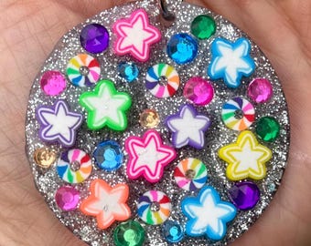 Happy Little Trinkets-sleutelhanger - Y2K regenboogdopamine tashanger | Kleurrijke harssleutelhanger | Leuk kawaii-accessoire | Snuisterijcadeau: