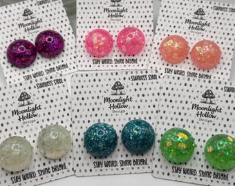 Pendientes de botón con forma de cúpula de sorbete / Elige tu color / Pendientes llamativos con purpurina brillante / Pendientes de resina coloridos / Regalo de joyería hecha a mano