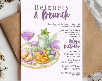 Puede incluir: Una invitación para un brunch con el texto "Beignets & Brunch" en escritura morada. La invitación presenta ilustraciones de beignets, bebidas y macarons en una bandeja decorativa. La invitación es para el cumpleaños de Riley.