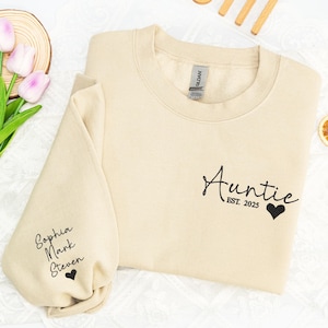 Custom Auntie Sweatshirt With Niece Nephew Names On Sleeve, Personalized Aunt Hoodie, Auntie Outfit, New Auntie Clothing, Announcement Gifts