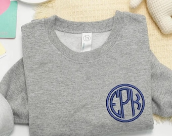 Camisa con monograma para bebé / Cuello redondo con monograma bordado / Camiseta personalizada para niña pequeña / Sudadera personalizada para niños / Regalo de cumpleaños para niña pequeña