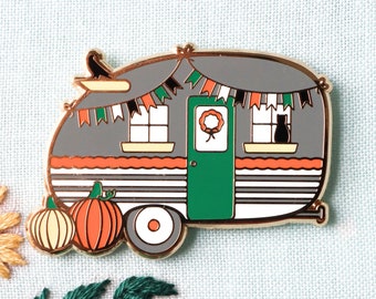 Haunted Camper Magnetic Needle Minder