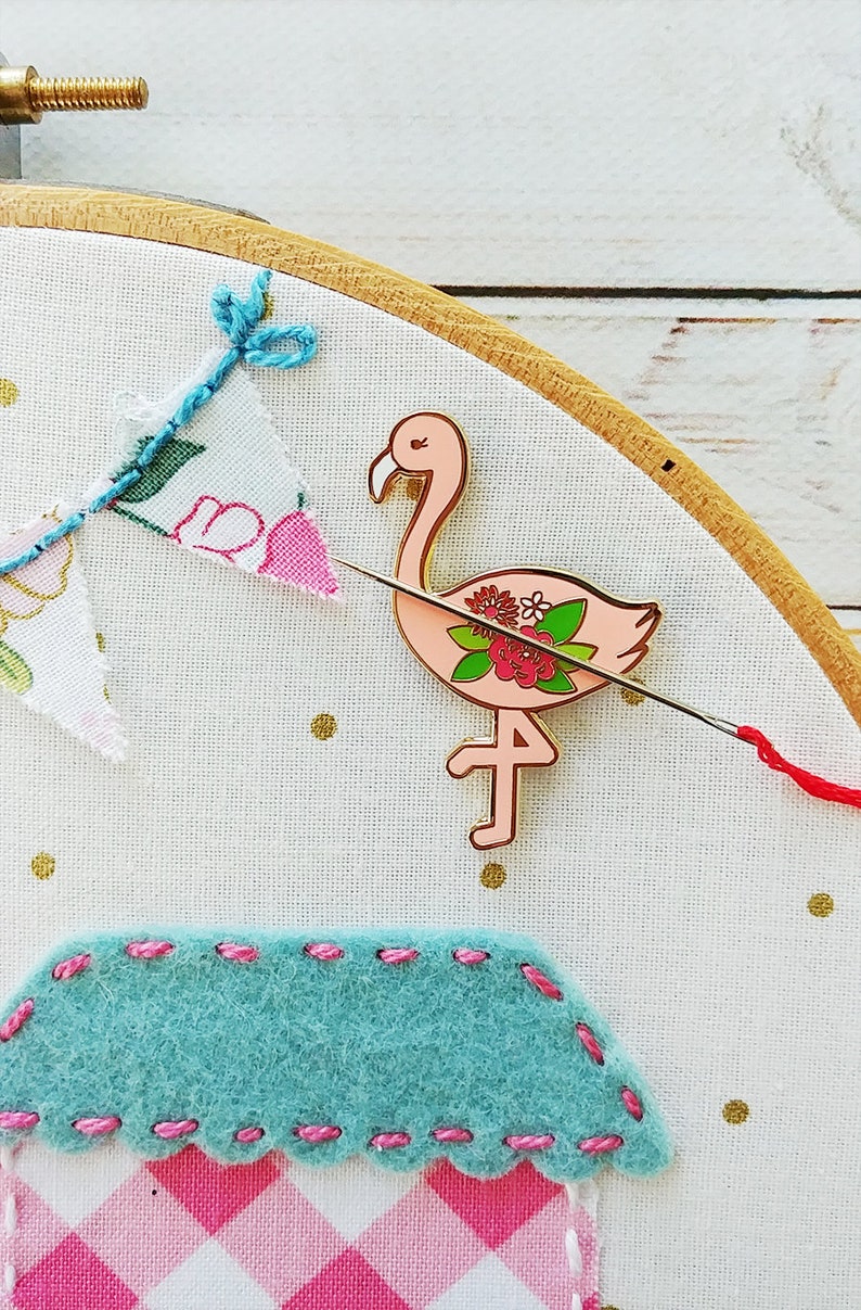 Flossie the Flamingo Magnetic Embroidery Needle Minder image 4